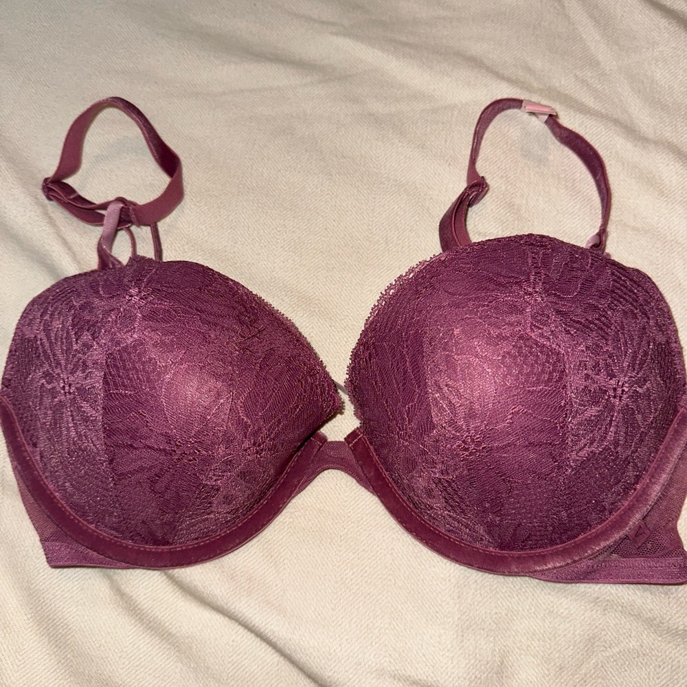 Brand NEW Victoria’s Secret Bra size 34D